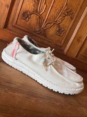 Hey Dude Wendy Fringe Salt- 9 Women’s